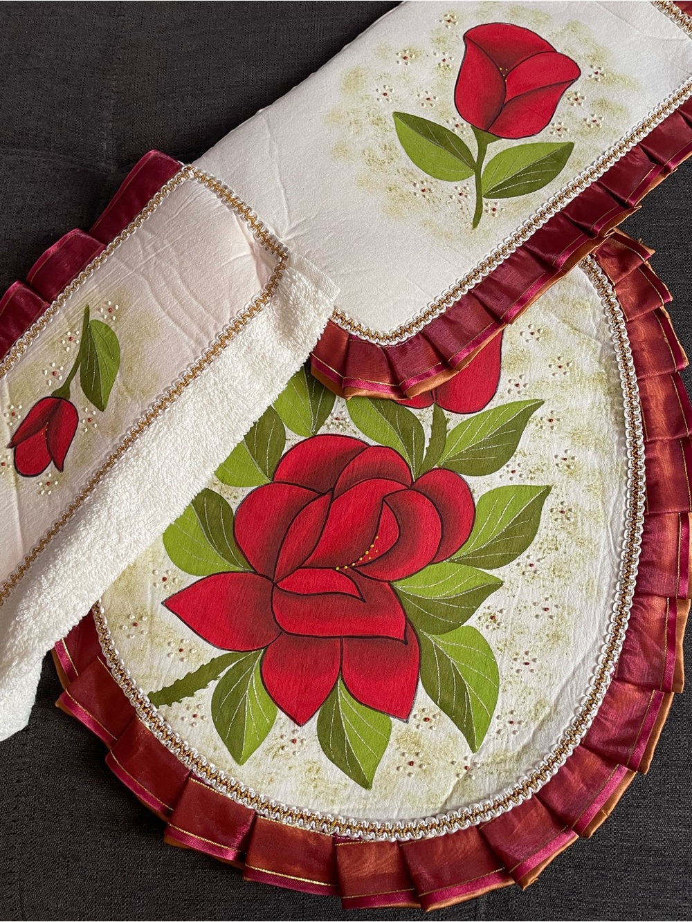 Hand-Painted Red Rose Toilet Lid Cover and Matching Towel Set
